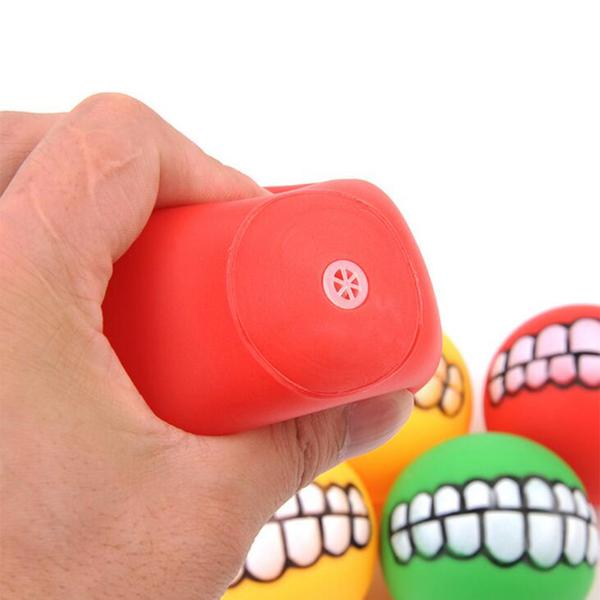 Balle à dents pour chien souriant